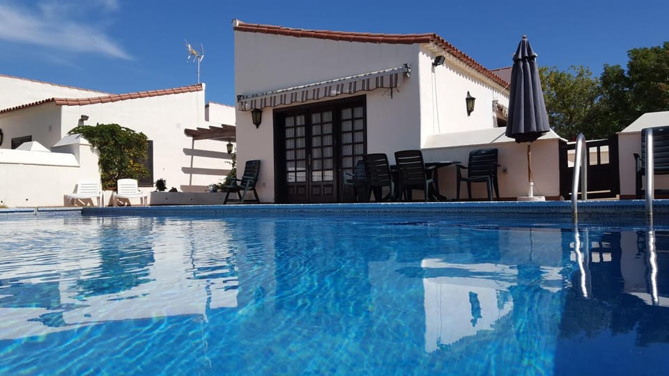 Exclusively located Golf Villa with heated pool Villa in Abona