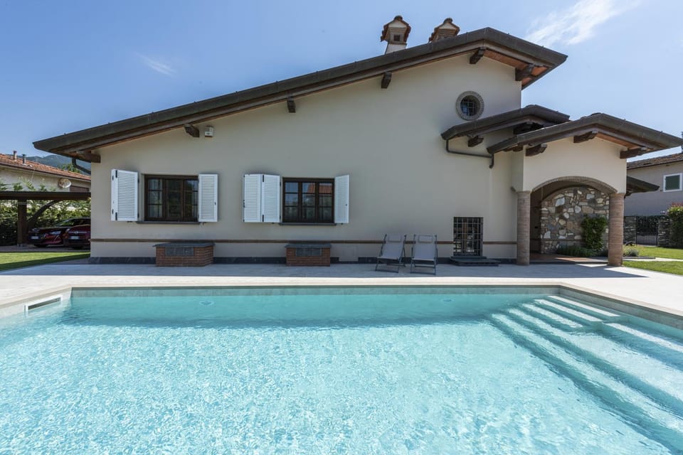 Property building, Swimming pool