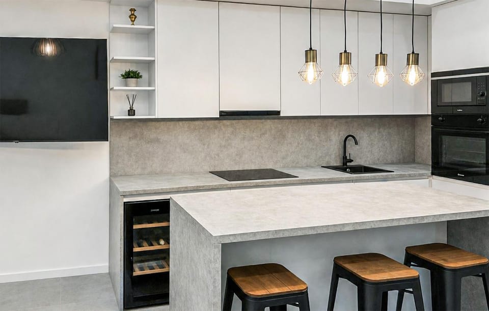 Kitchen or kitchenette