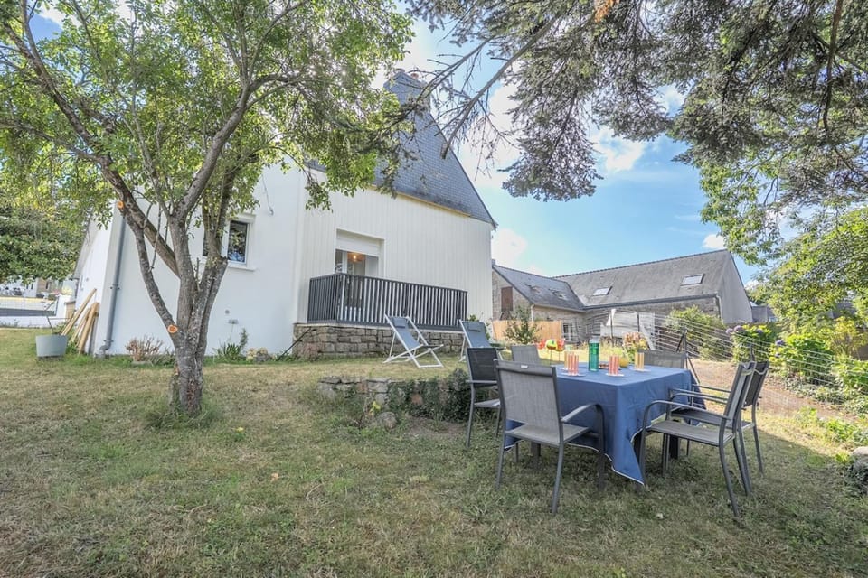 Le calme de la campagne en ville -Maison familiale House in Brittany