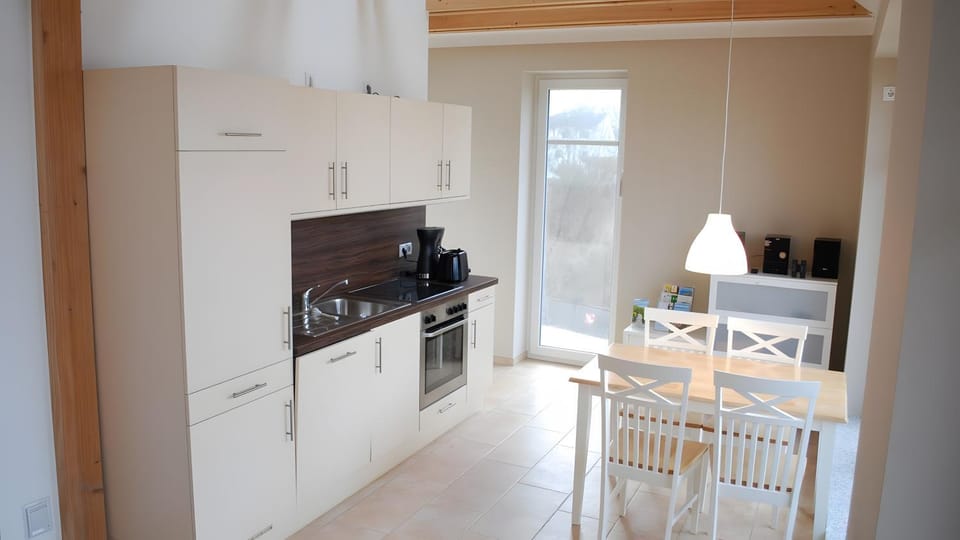 Kitchen or kitchenette, Living room