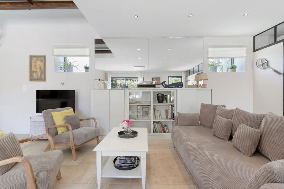 Property building, Living room