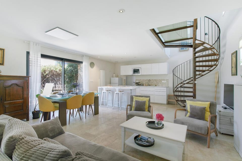 Property building, Living room