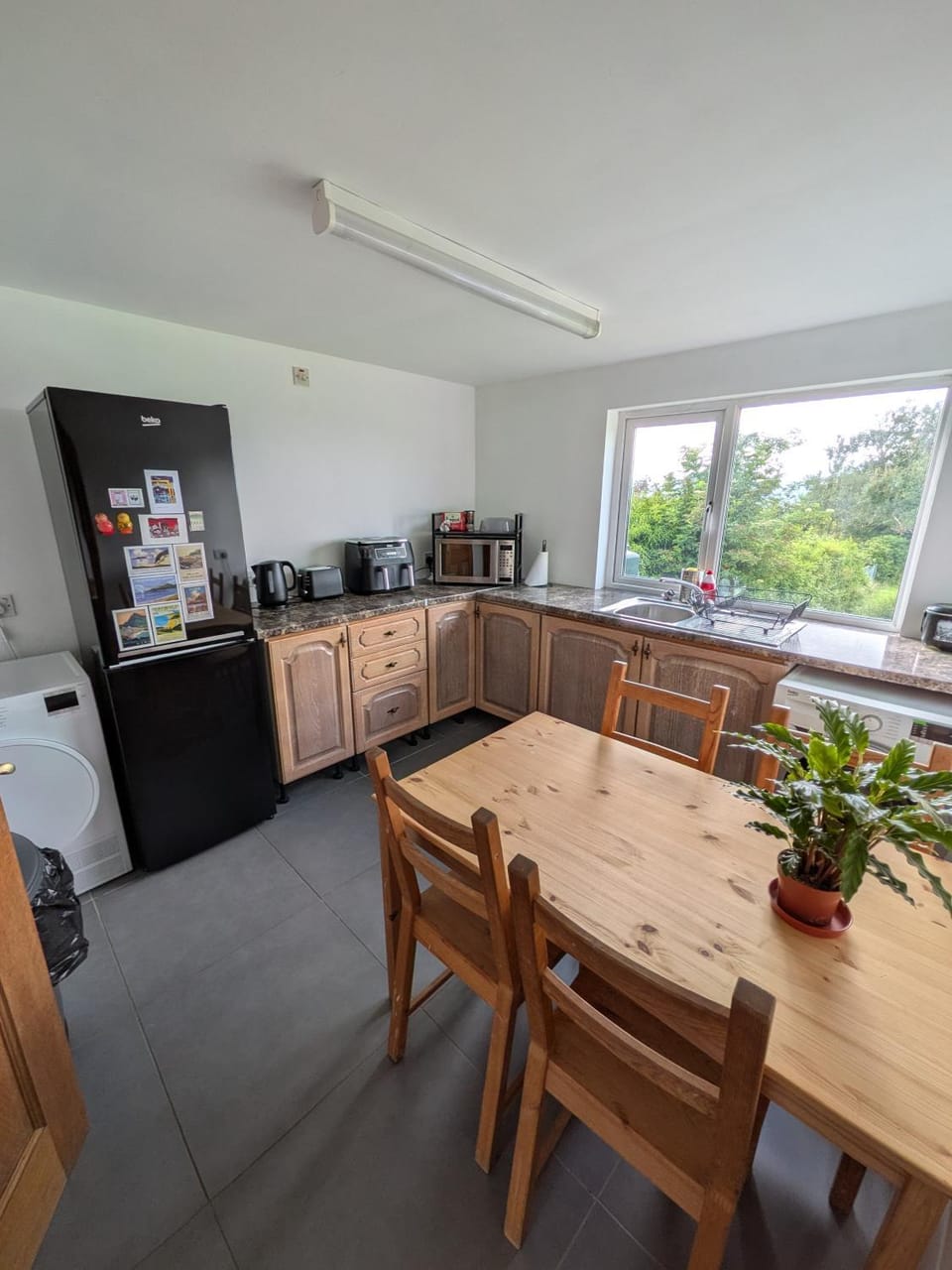 Coffee/tea facilities, Kitchen or kitchenette, Dining area