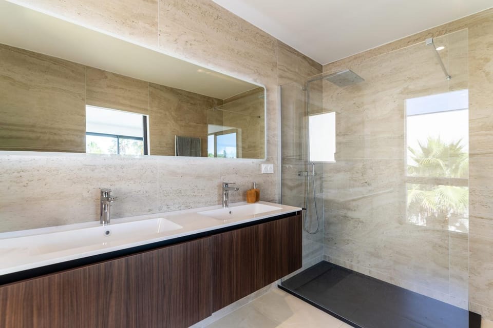 Villa Camarines new villa pool walk to beach Villa in Agde