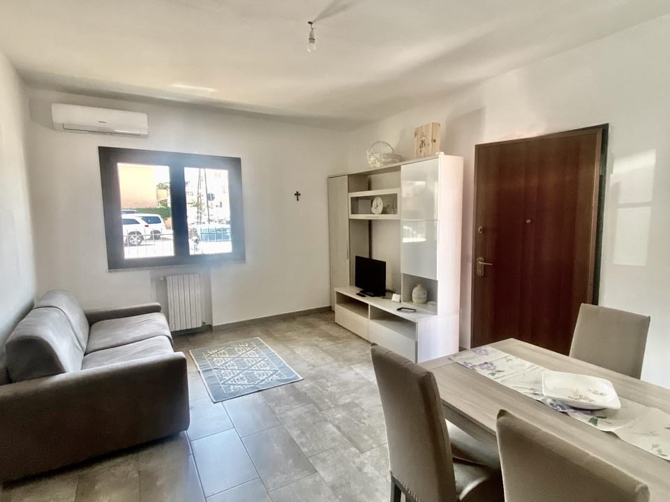 TV and multimedia, Living room, Dining area