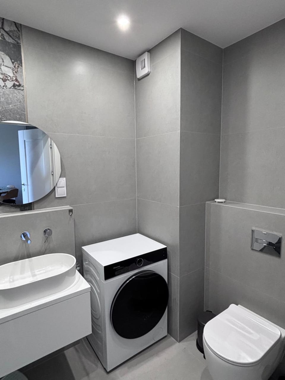 Toilet, Bathroom, washing machine