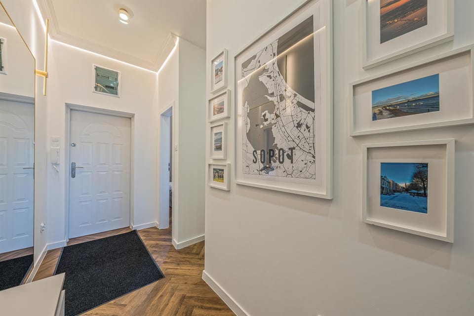 Parkowa Kamienica with Balcony Apartment in Sopot