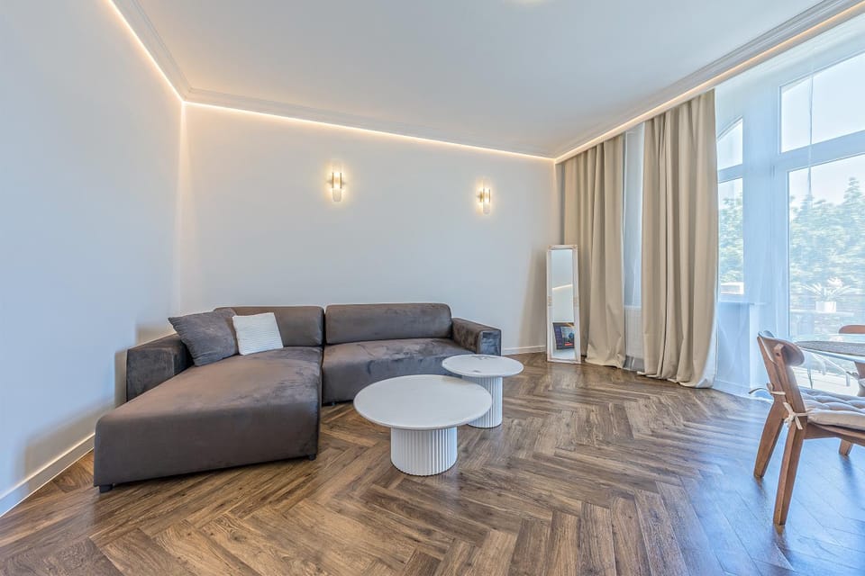 Parkowa Kamienica with Balcony Apartment in Sopot