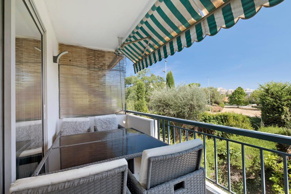 Le Solimar 2P terrasse, clim Apartment in Antibes