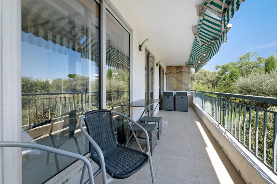 Le Solimar 2P terrasse, clim Apartment in Antibes