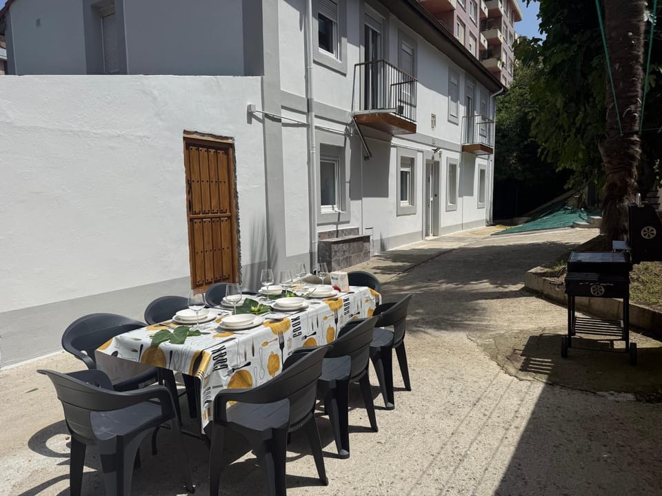 Patio, Dining area