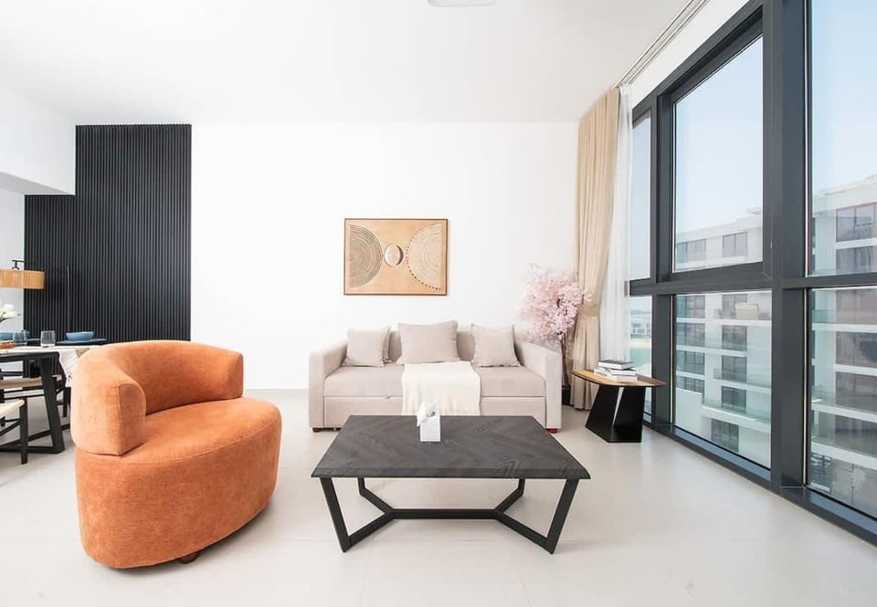 Chic 1BR with Balcony & Pool Access Apartment in Sharjah