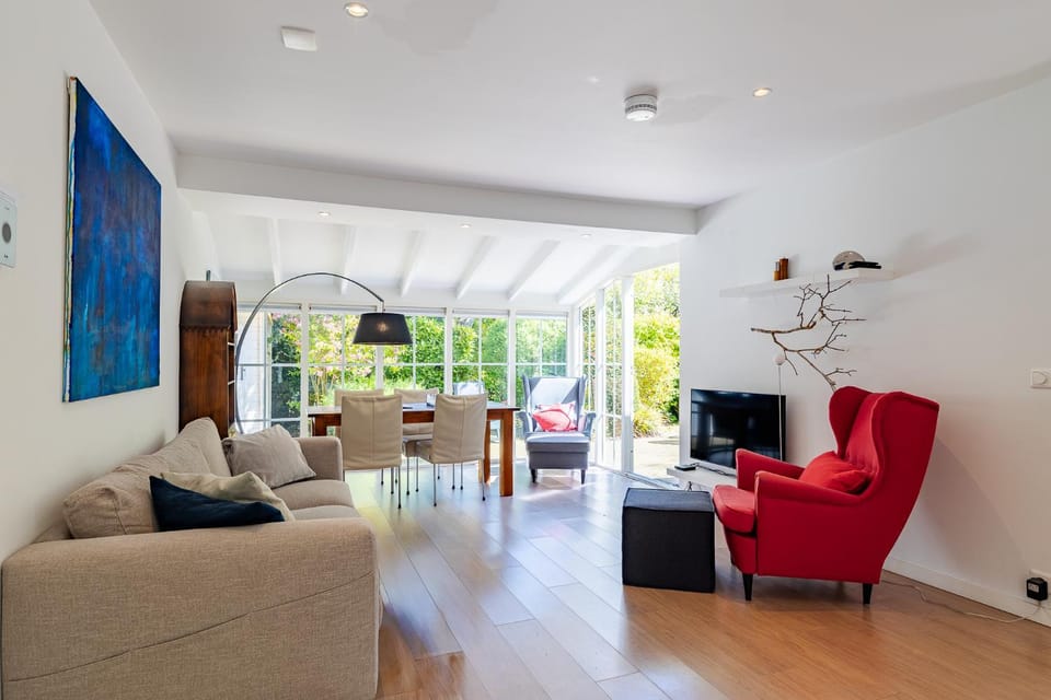 TV and multimedia, Living room, Dining area