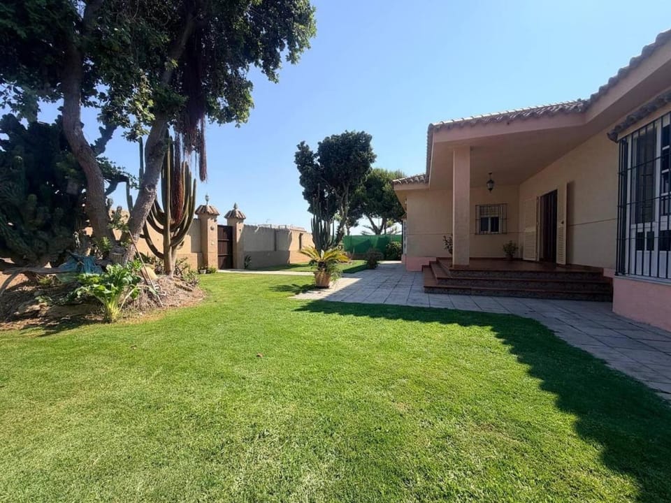 Finca La Talona, piscina House in Bajo Guadalquivir