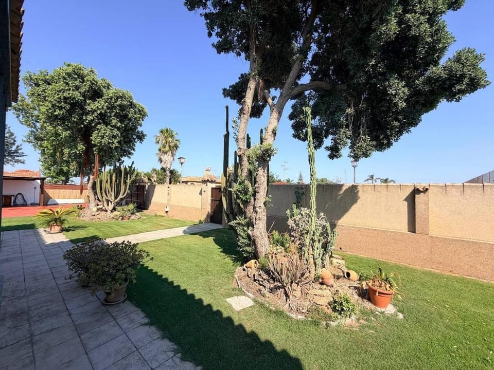 Finca La Talona, piscina House in Bajo Guadalquivir