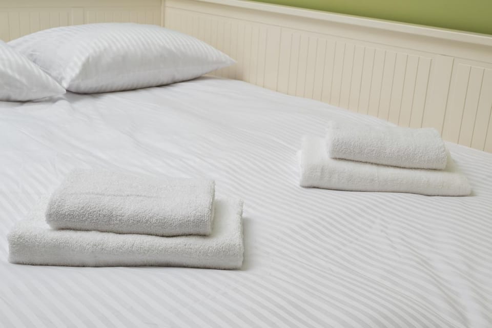 Bed, Photo of the whole room, towels