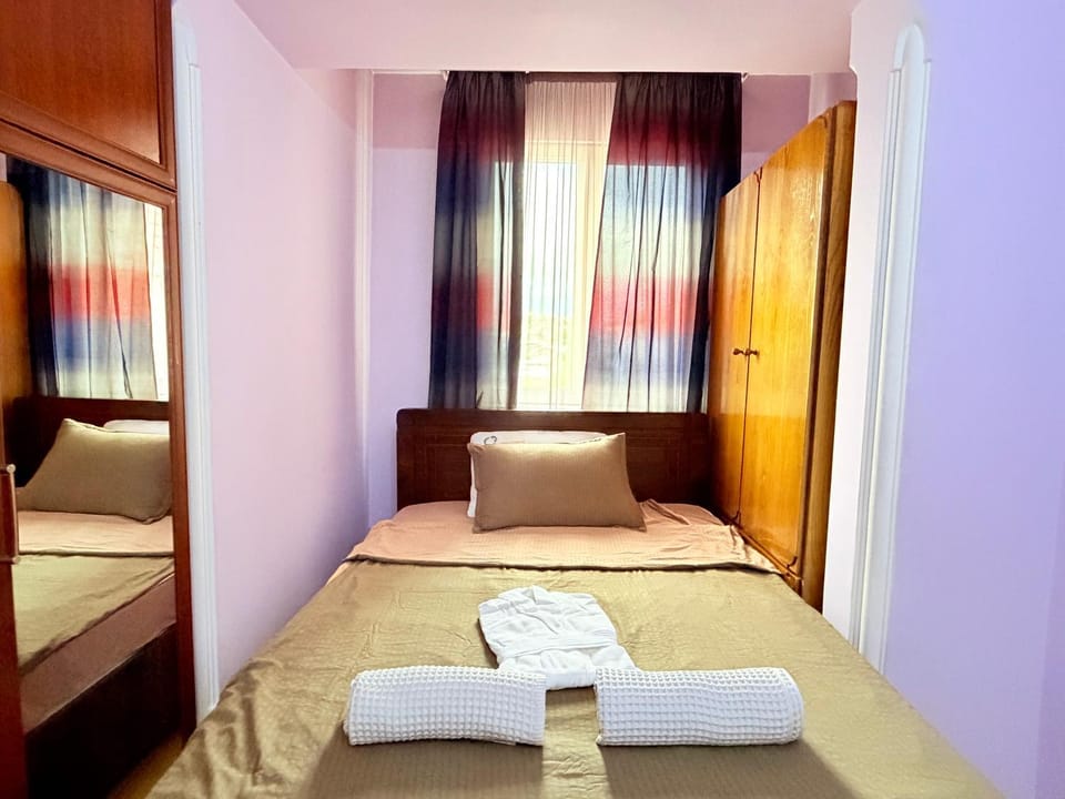 Spacious 4-Guest Stay near Station Square Metro & Fabrika Apartment in Tbilisi, Georgia