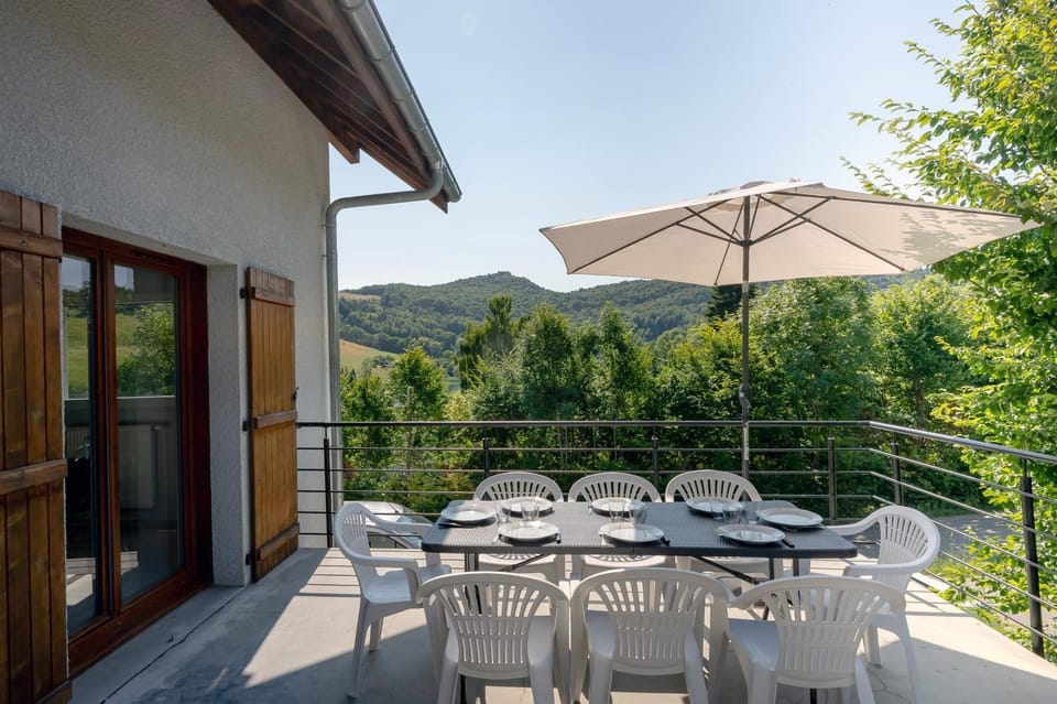 La Maison Du Lac - Terrasse House in Auvergne-Rhône-Alpes