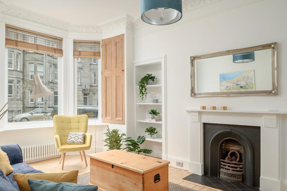 Communal lounge/ TV room, Living room
