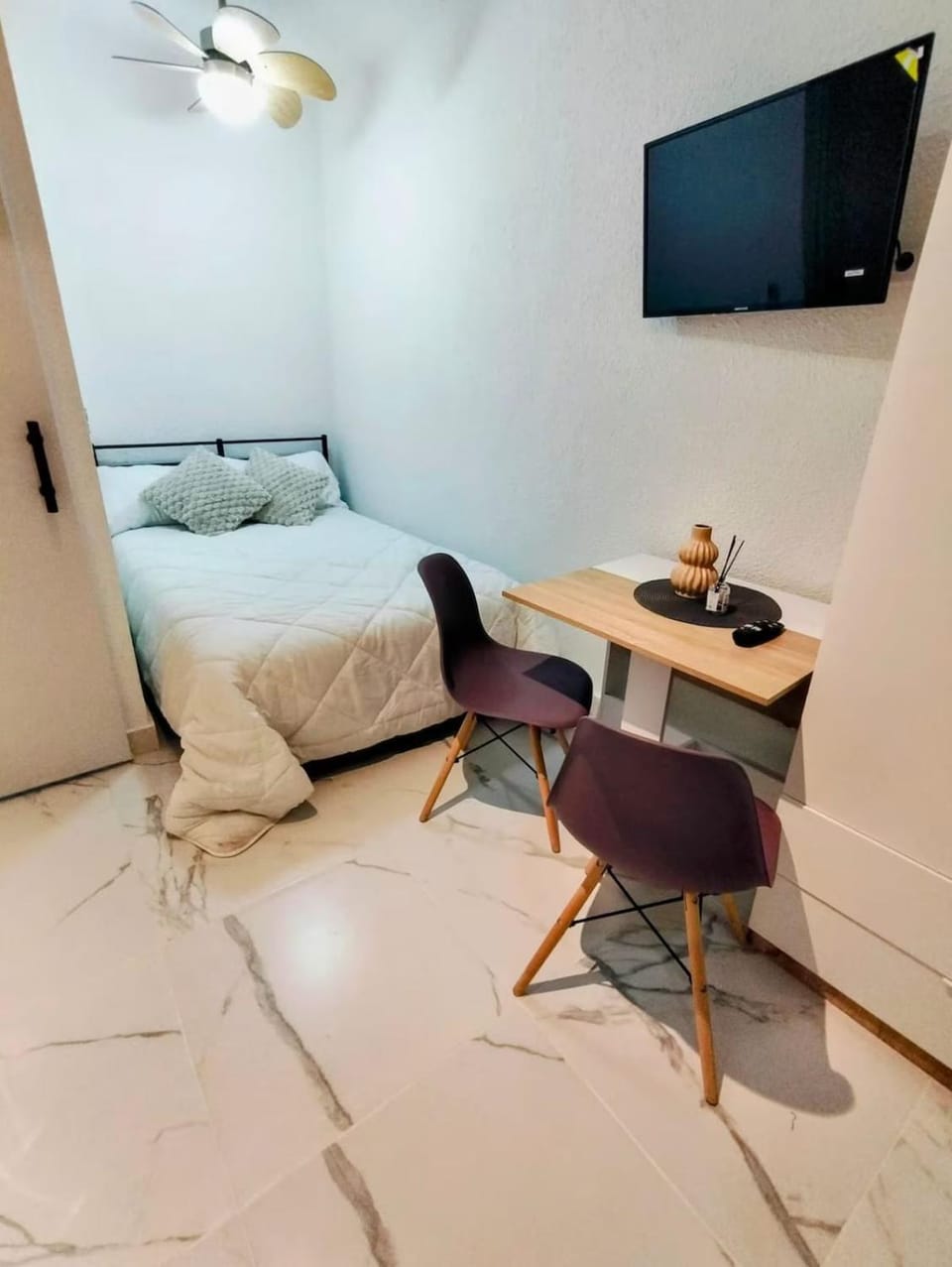 Living room, Dining area, Bedroom