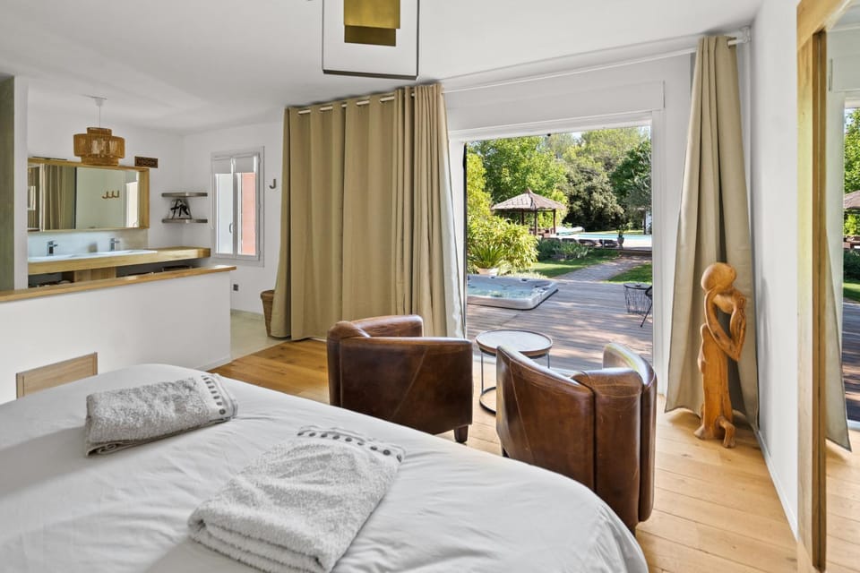 Property building, Living room