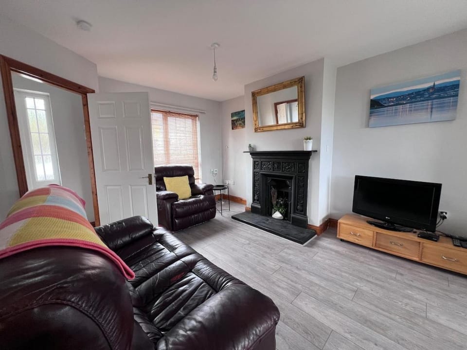 Modern Tramore Townhouse - Beach, Golf & Greenway House in Tramore
