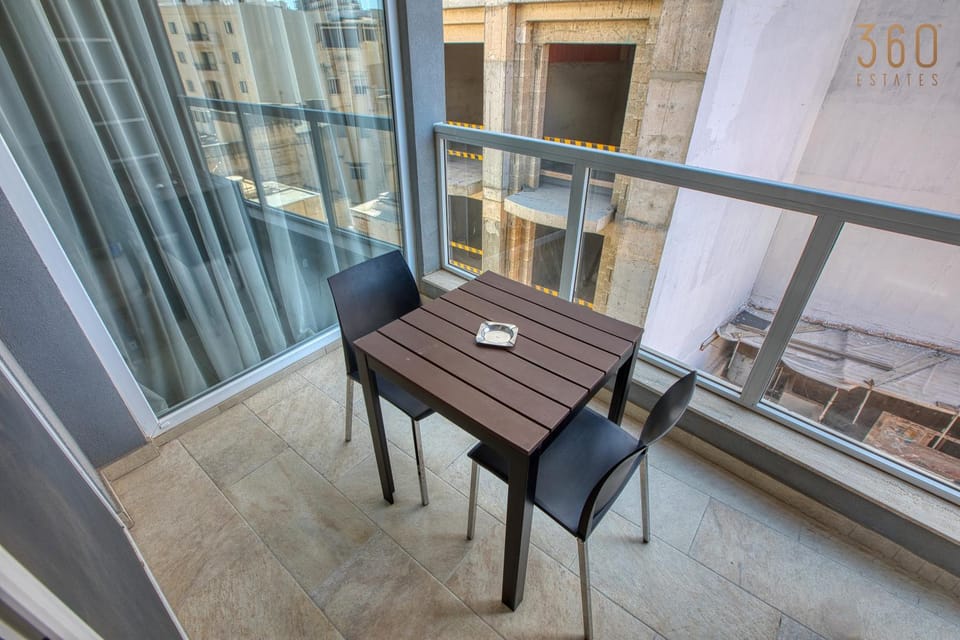 Patio, Day, View (from property/room), Balcony/Terrace, Living room, Seating area, Dining area