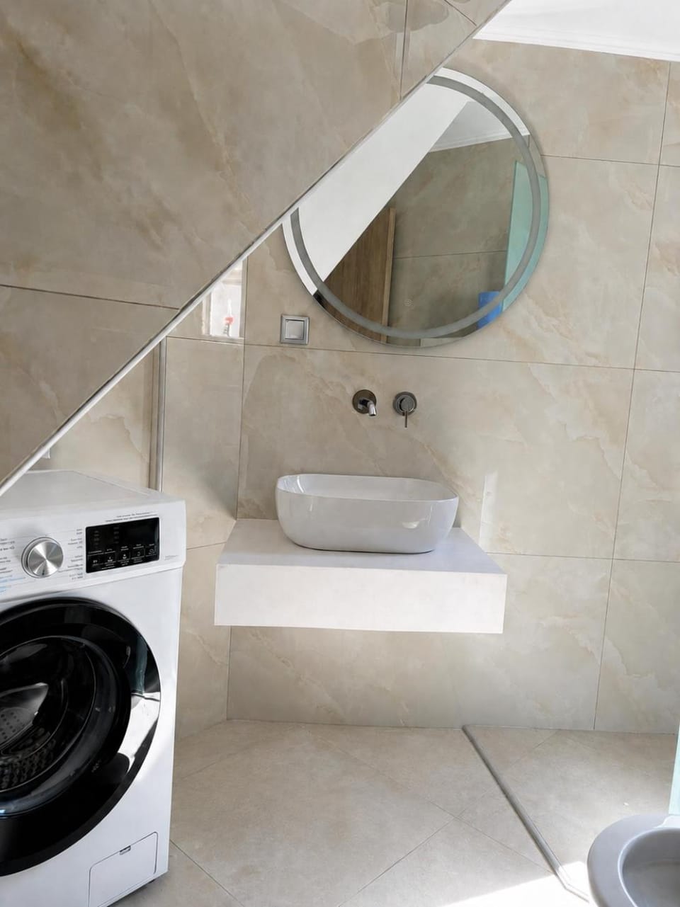 Bathroom, washing machine