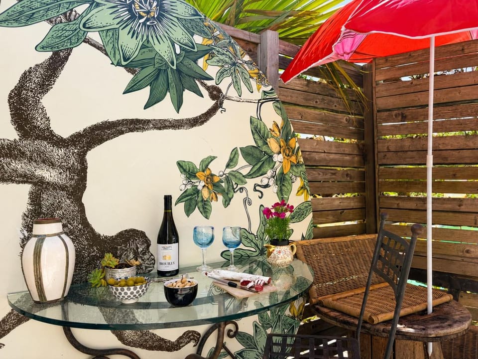 Patio, Day, Garden, Dining area, Garden view