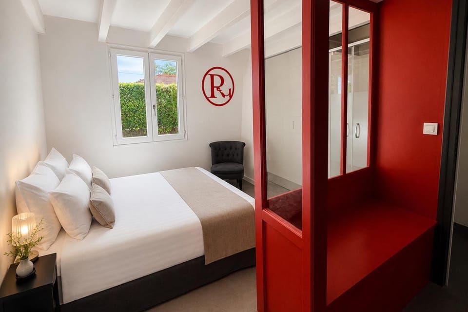 House for 11 people with a pool in La Rochelle House in La Rochelle