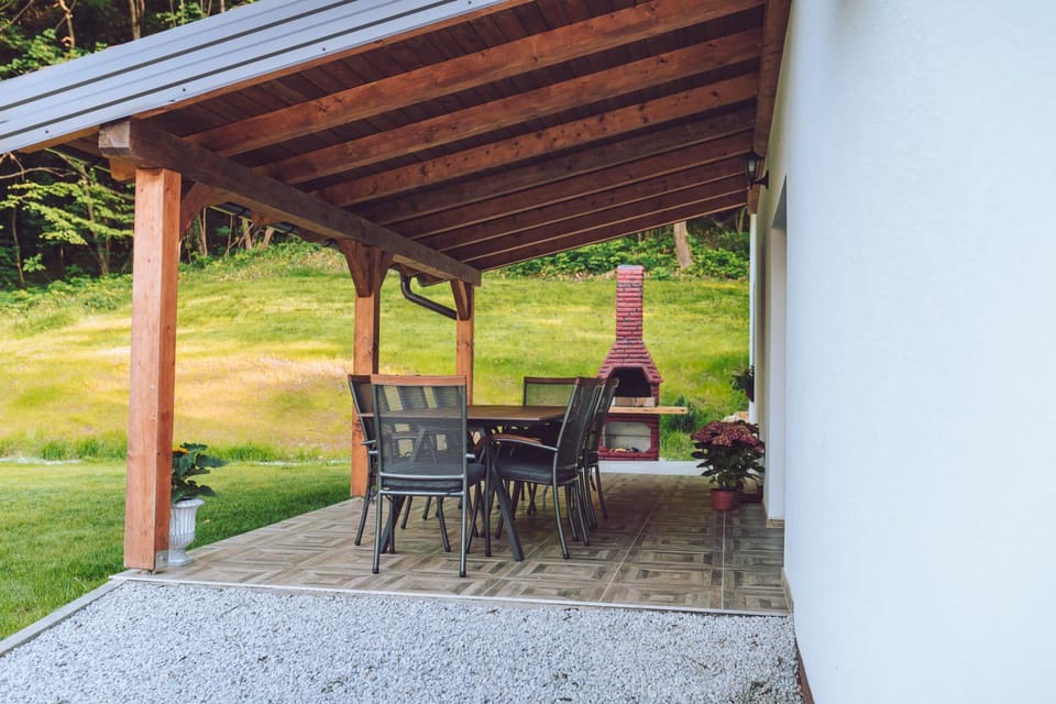 Patio, Spring, Day, Garden, Seating area