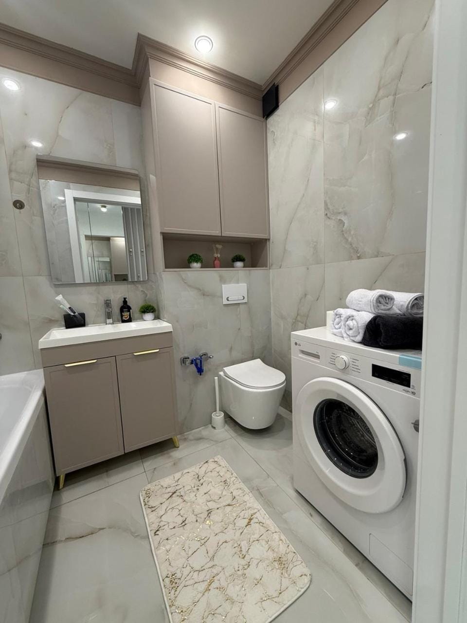 Уютные апартаменты на левом берегу рядом с Барыс Ареной Apartment in Kazakhstan