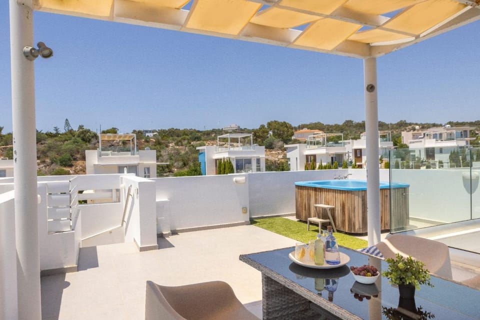 Milos Lifestyle villas H9 House in Protaras