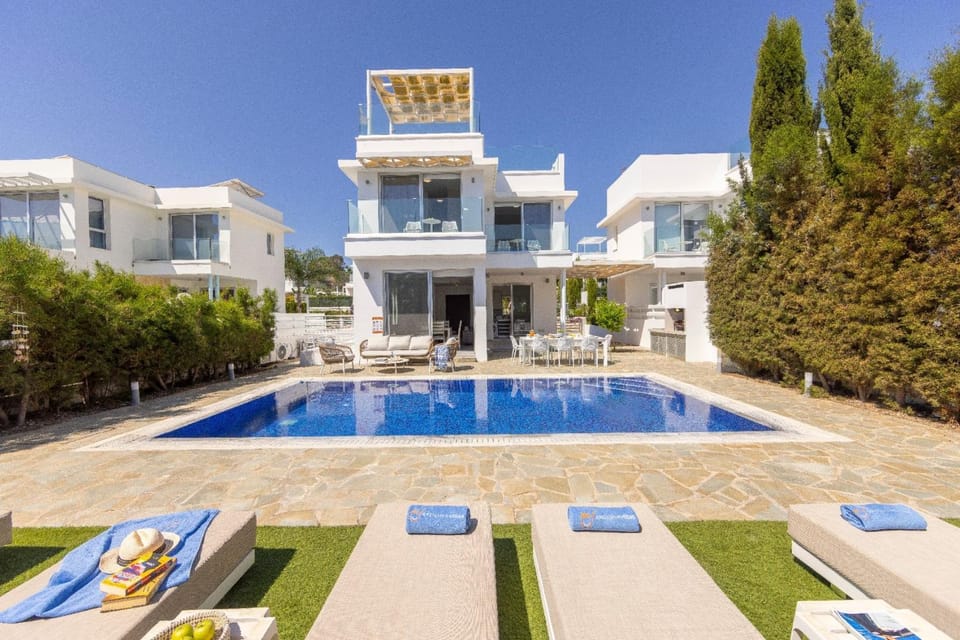 Milos Lifestyle villas H9 House in Protaras