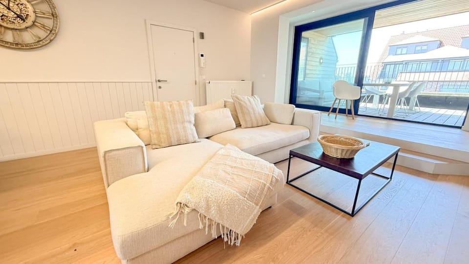Spacious family duplex with sunny terrace near the beach Apartment in Knokke-Heist