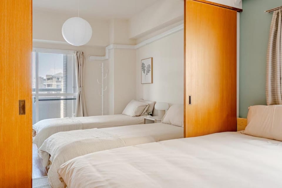 Cozy Japandi 3LDK in Namba for Groups Apartment in Osaka