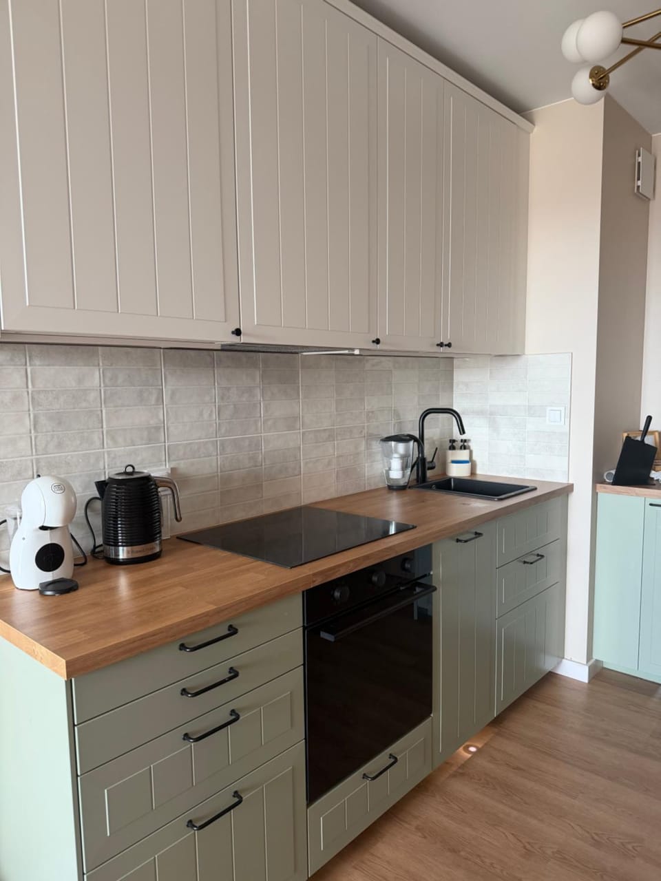 Kitchen or kitchenette, oven, stove, stove, kitchen, kitchen