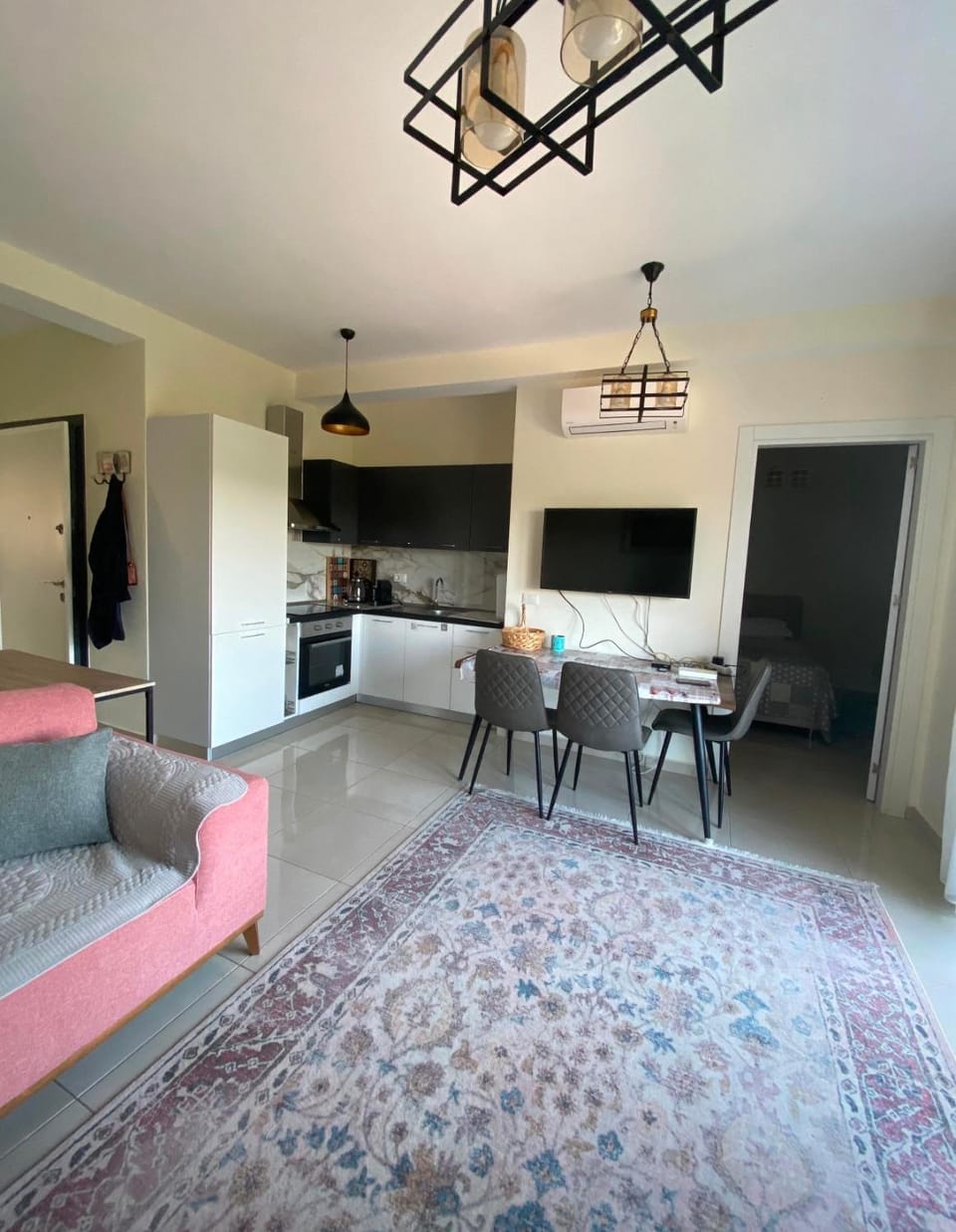 Kitchen or kitchenette, Living room, Seating area, Dining area, oven, stove