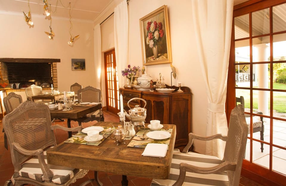 Restaurant/places to eat, Dining area