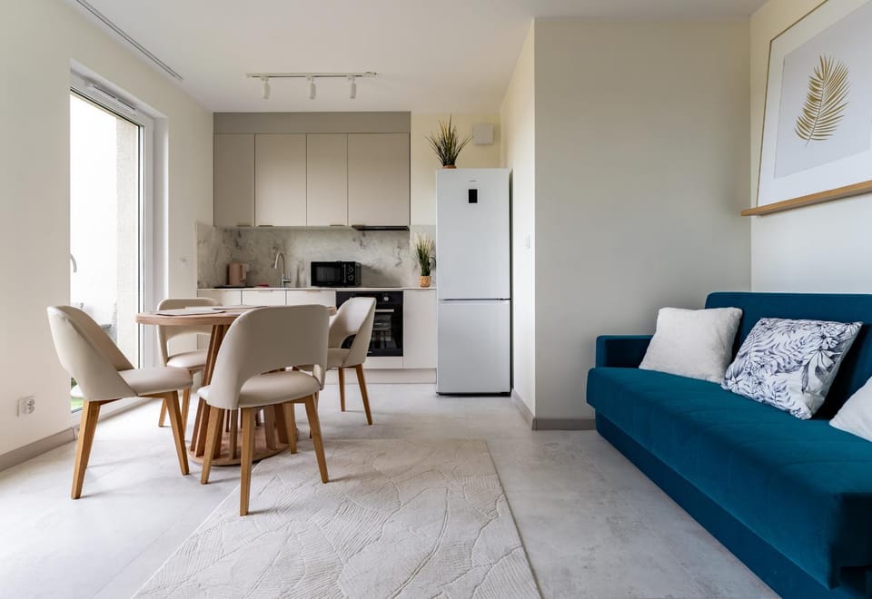 Kitchen or kitchenette, Living room, Seating area, Dining area, stove