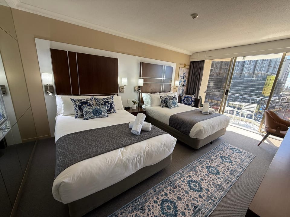 Ocean View Studio with Two Double Beds Central Surfers Paradise Apartment in Surfers Paradise Boulevard