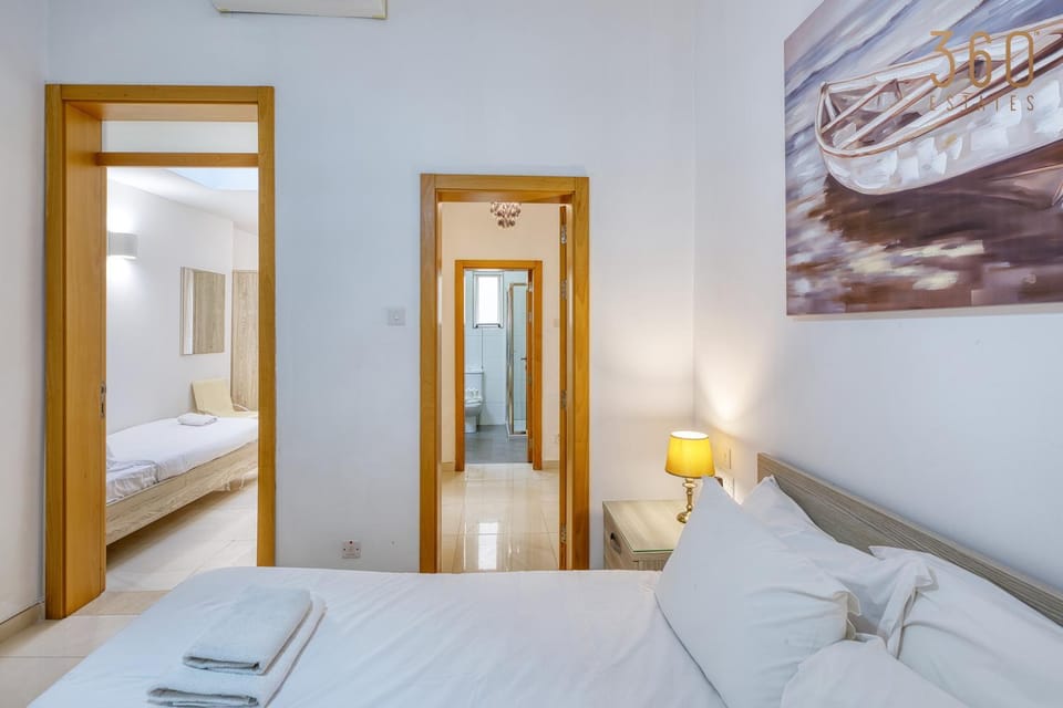 Bed, Photo of the whole room, Bedroom, towels, wardrobe