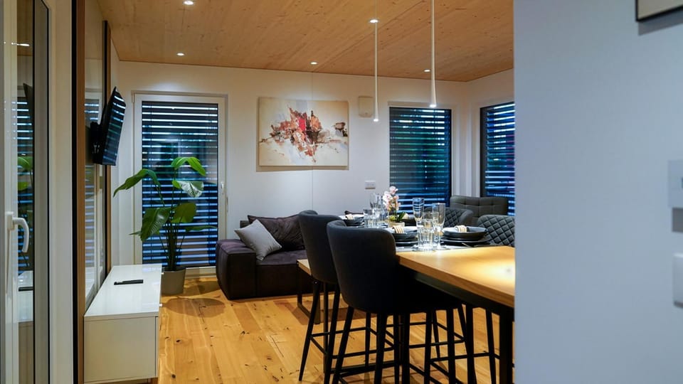 Living room, Seating area, Dining area