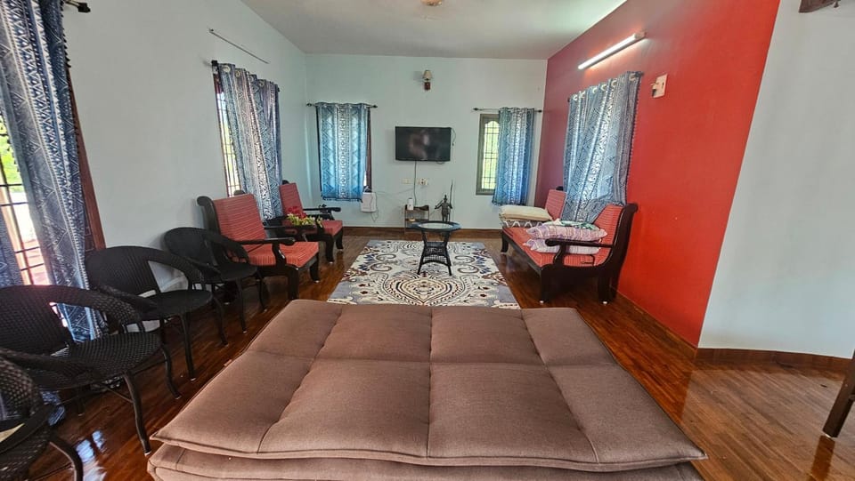 TV and multimedia, Living room, Seating area