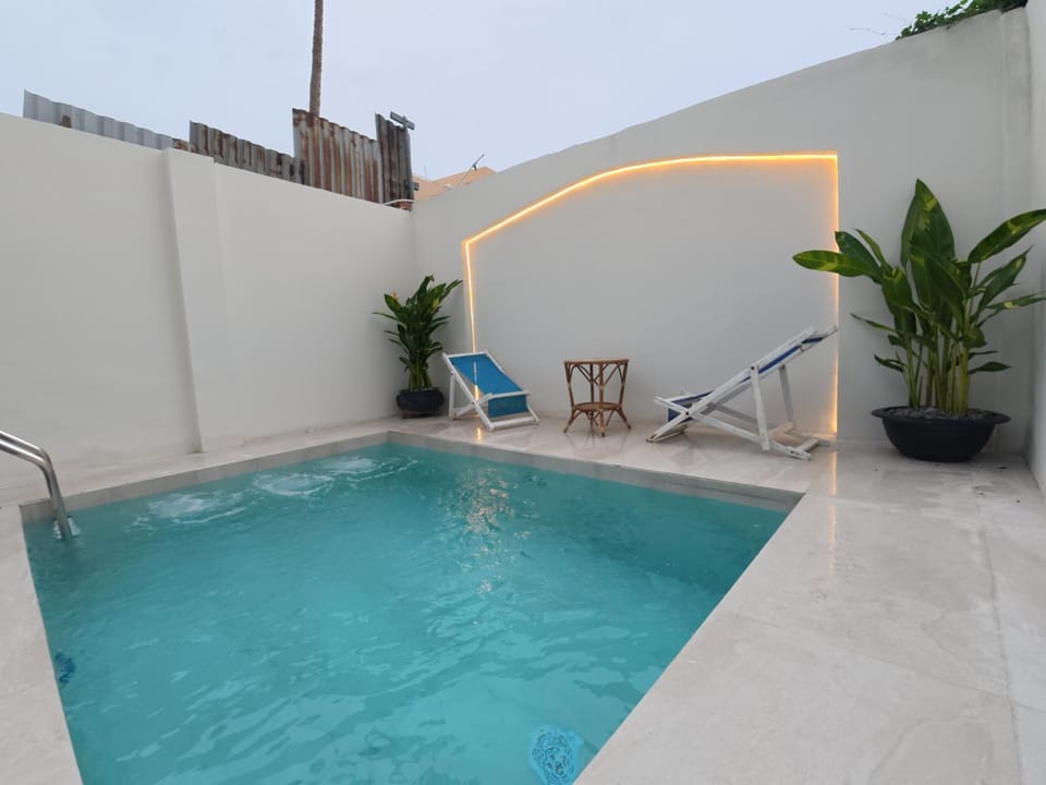 Hot Tub, Lounge or bar