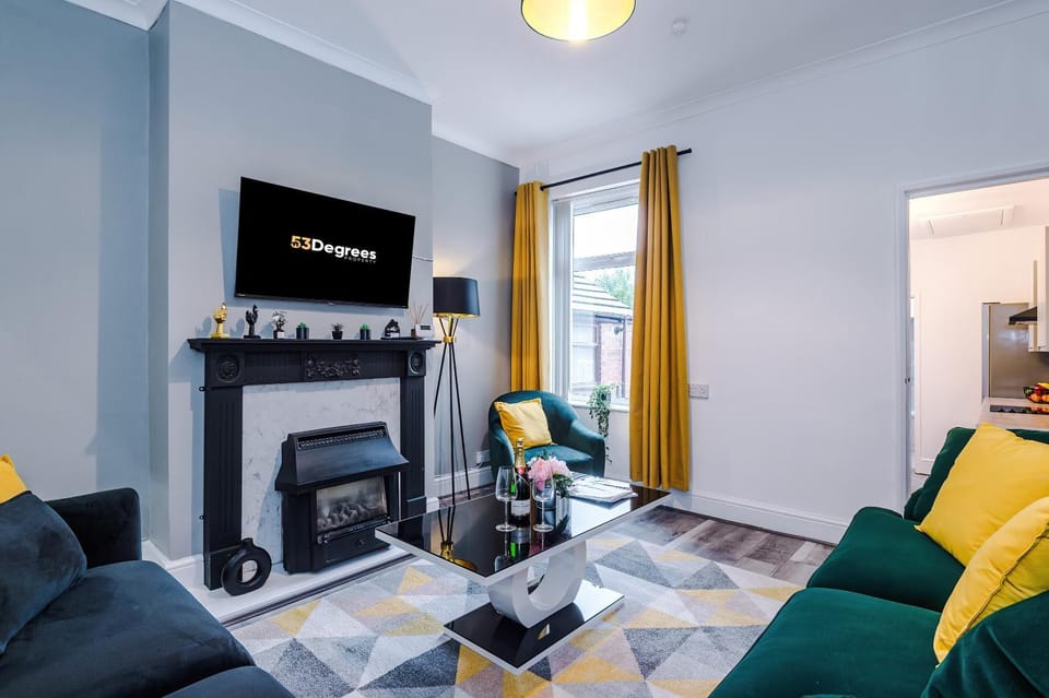 Communal lounge/ TV room, TV and multimedia, Living room, Seating area