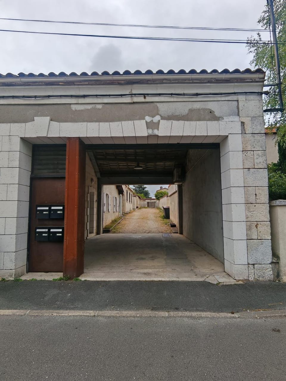 Facade/entrance