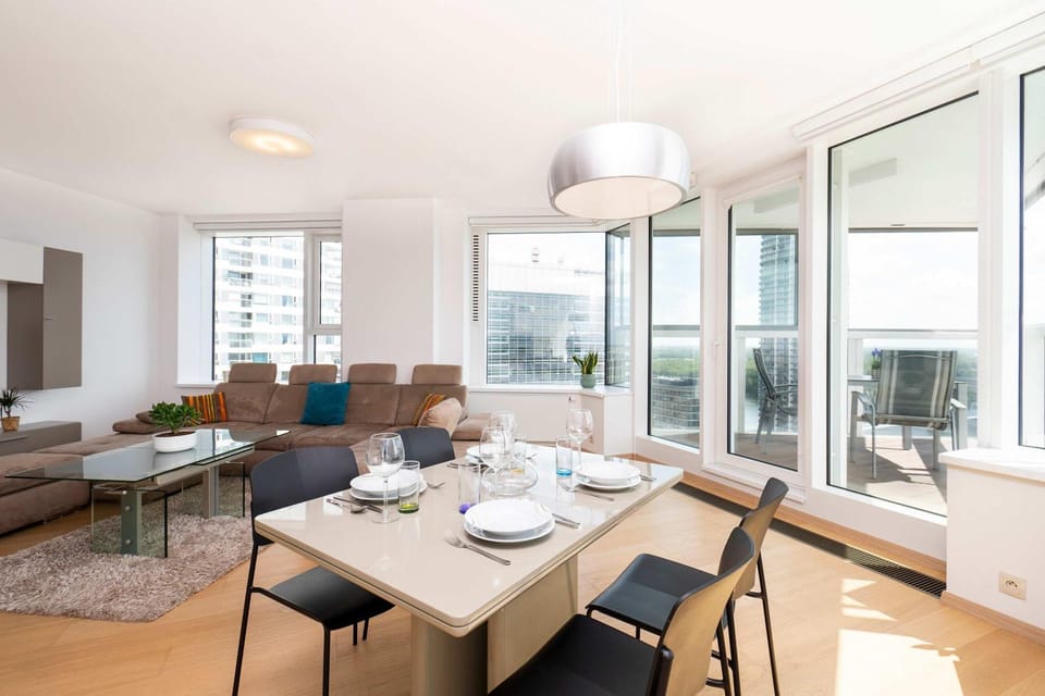 Panorama Escape 26th Floor - Castle & City Views Apartment in Bratislava
