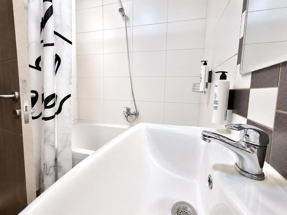 Bathroom, Bath